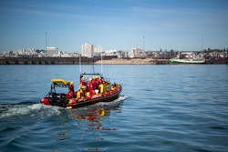 National Sea Rescue Institute accompagne Energy Observer à l'arrivée à Port Elizabeth