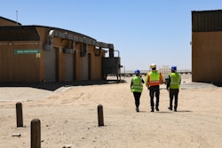 L'équipe de production d'Energy Observer à l'usine de dessalement d'Orano