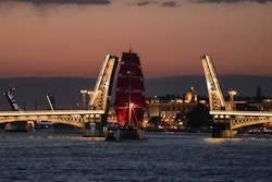 Photo d'Energy Observer à St Petersburg