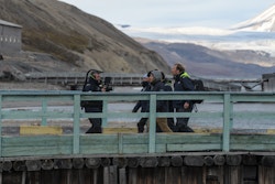 L'équipe de tournage d'Energy Observer à Pyramiden, au Svalbard