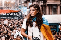 Photo de femme lors d'une marche pour l'Egalité